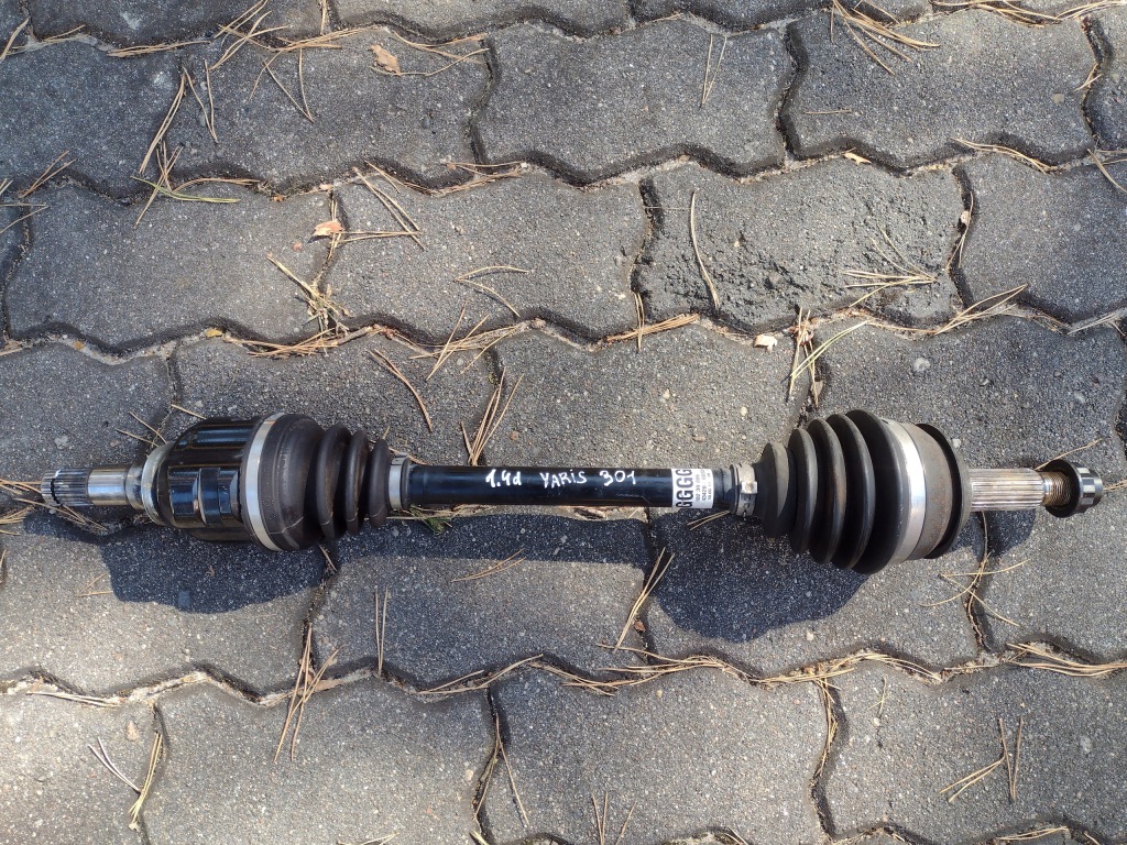 фото №1, Приводной вал левая toyota yaris iii 1.4d 2017