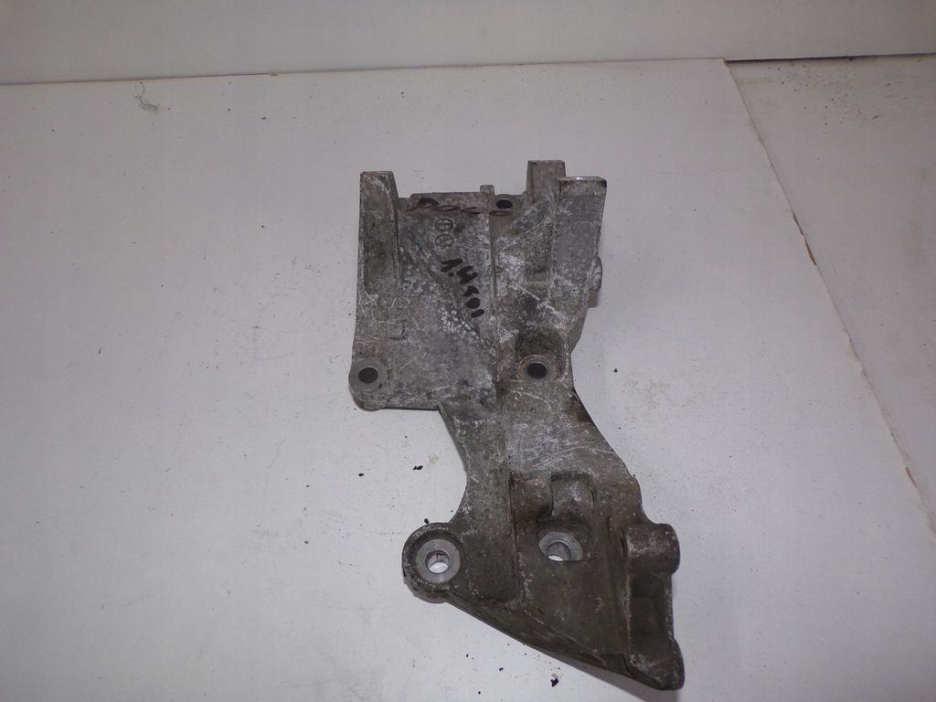 фото №1, Кронштейн кронштейн генератора vw polo 9n 1.4 tdi