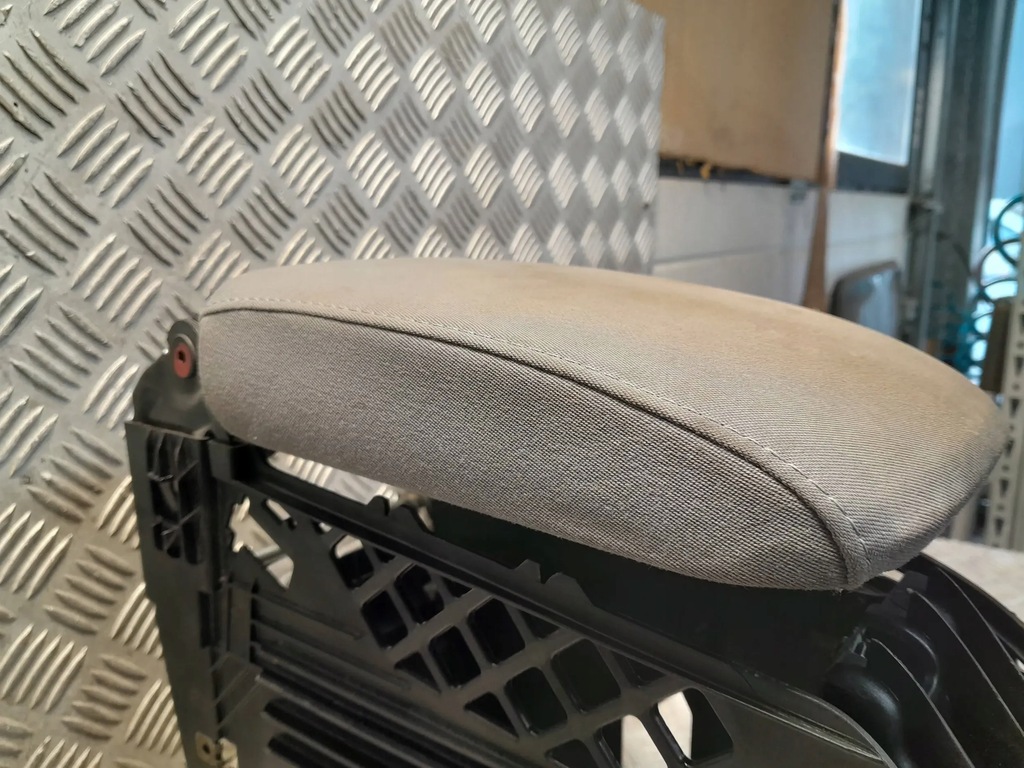 фото №5, Vw golf v подлокотник бардачок 1k5864251b