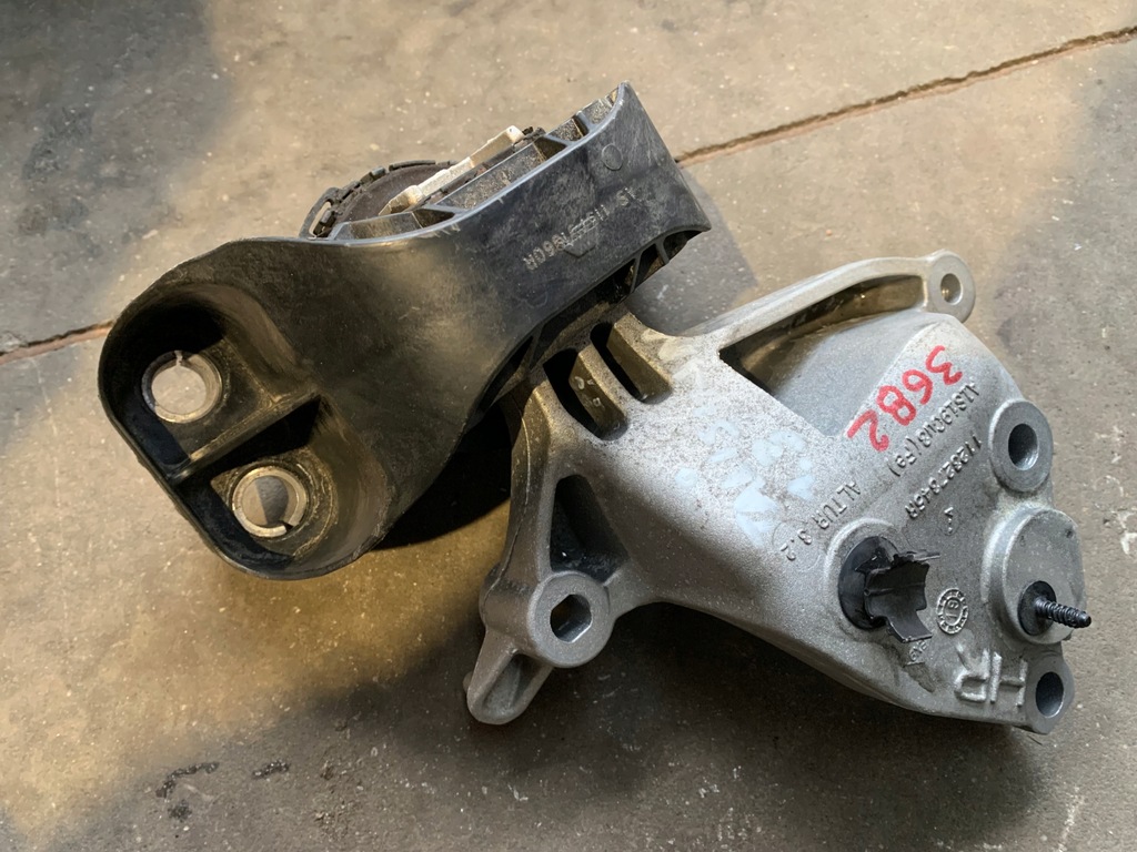 фото №6, Renault megane iv кронштейн подушка двигателя 112327345r