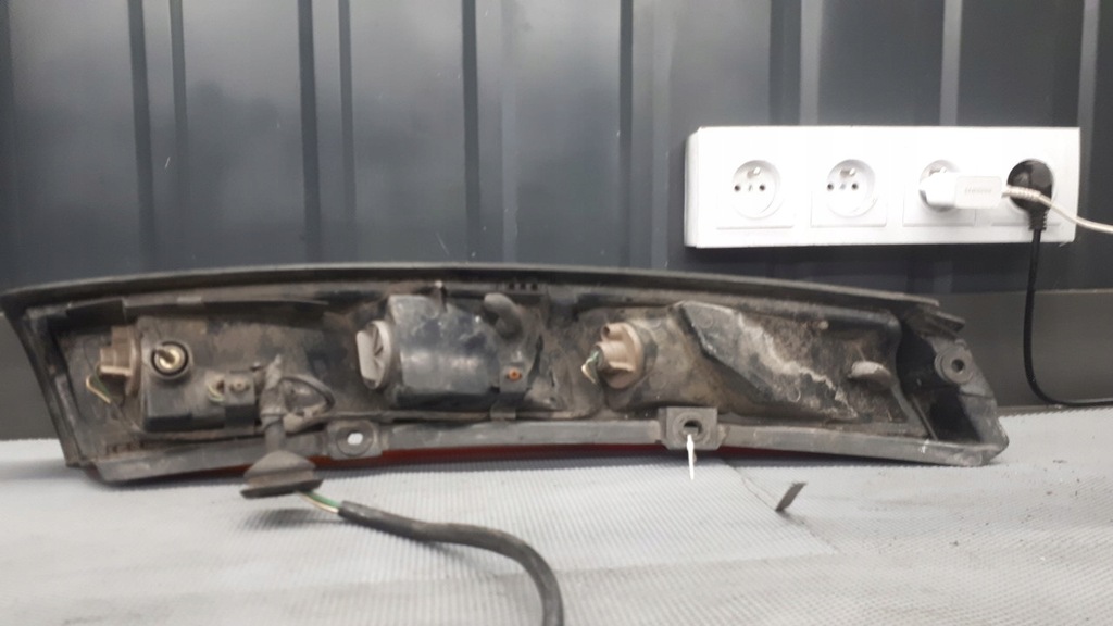 фото №10, 12-263 лампа правая toyota corolla kombi 99-92r