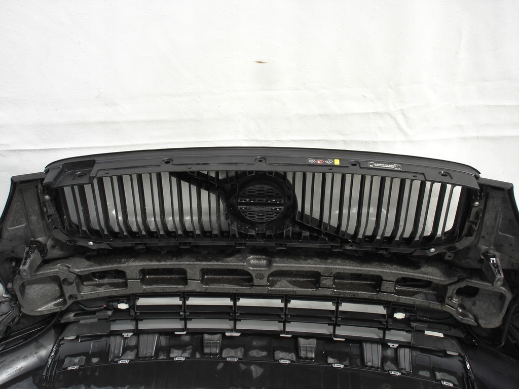 фото №11, Volvo xc40 бампер передній 4xpdc