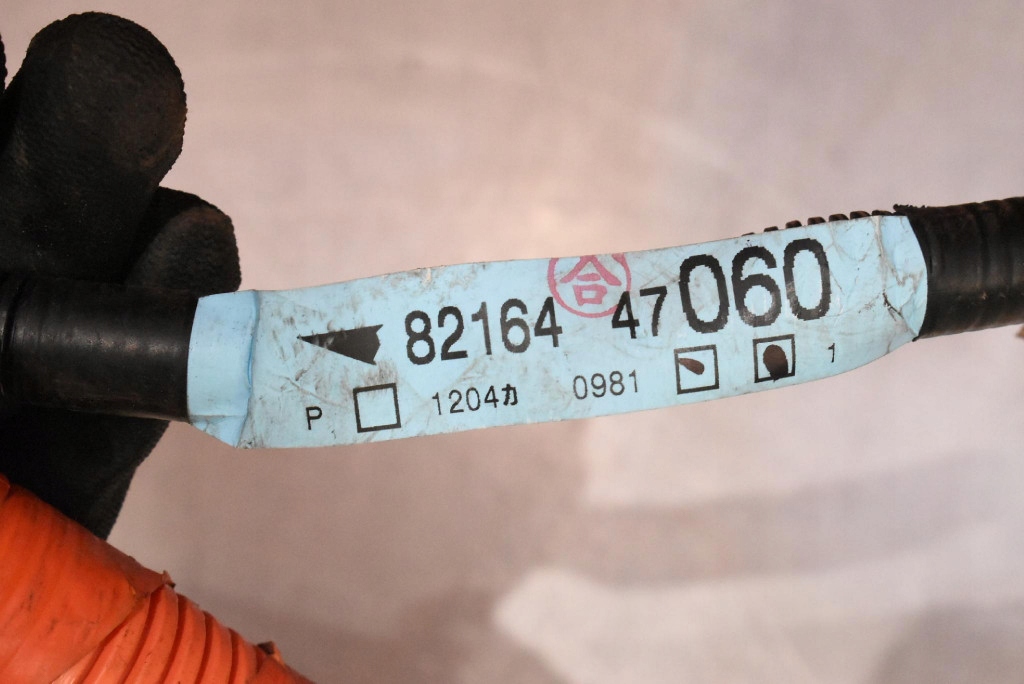 фото №8, Шланг акумулятор акумулятора 82164-47060 toyota prius 2 ii xw20 1.5 vvt-ie