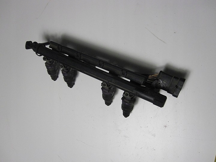 Молдинг упорскування renault twingo 1.1 03r 7700114546 Оригінал