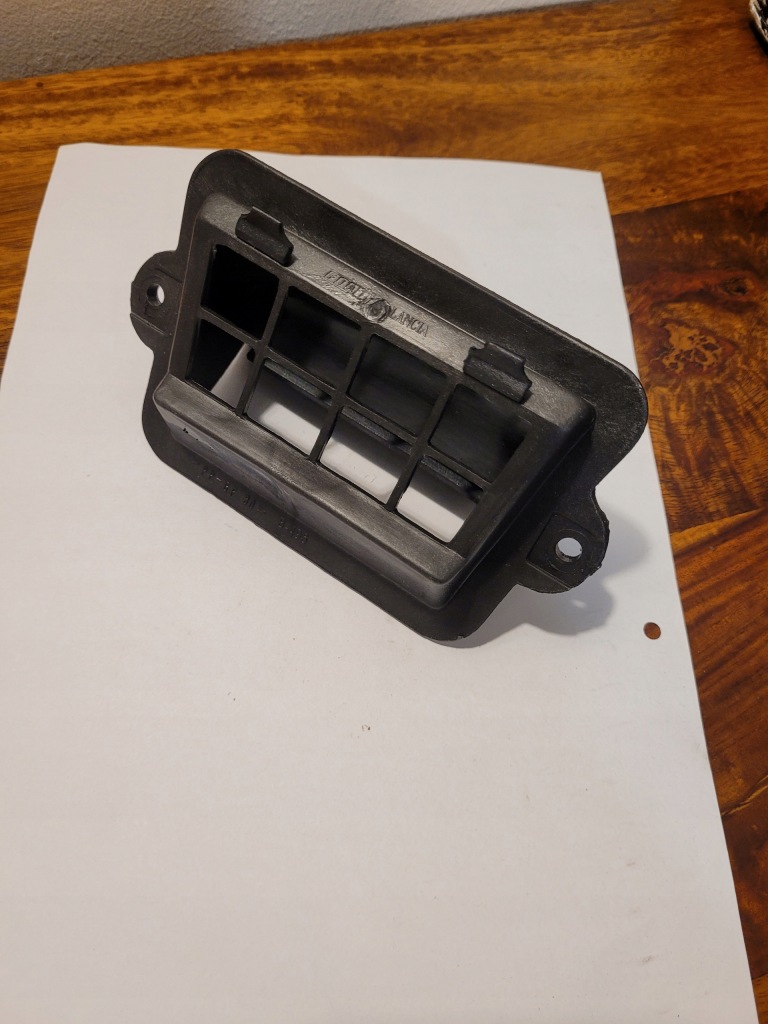 Рамка вихід повітря w багажник cinquecento , do 15.01.1998 46415905 в Україні