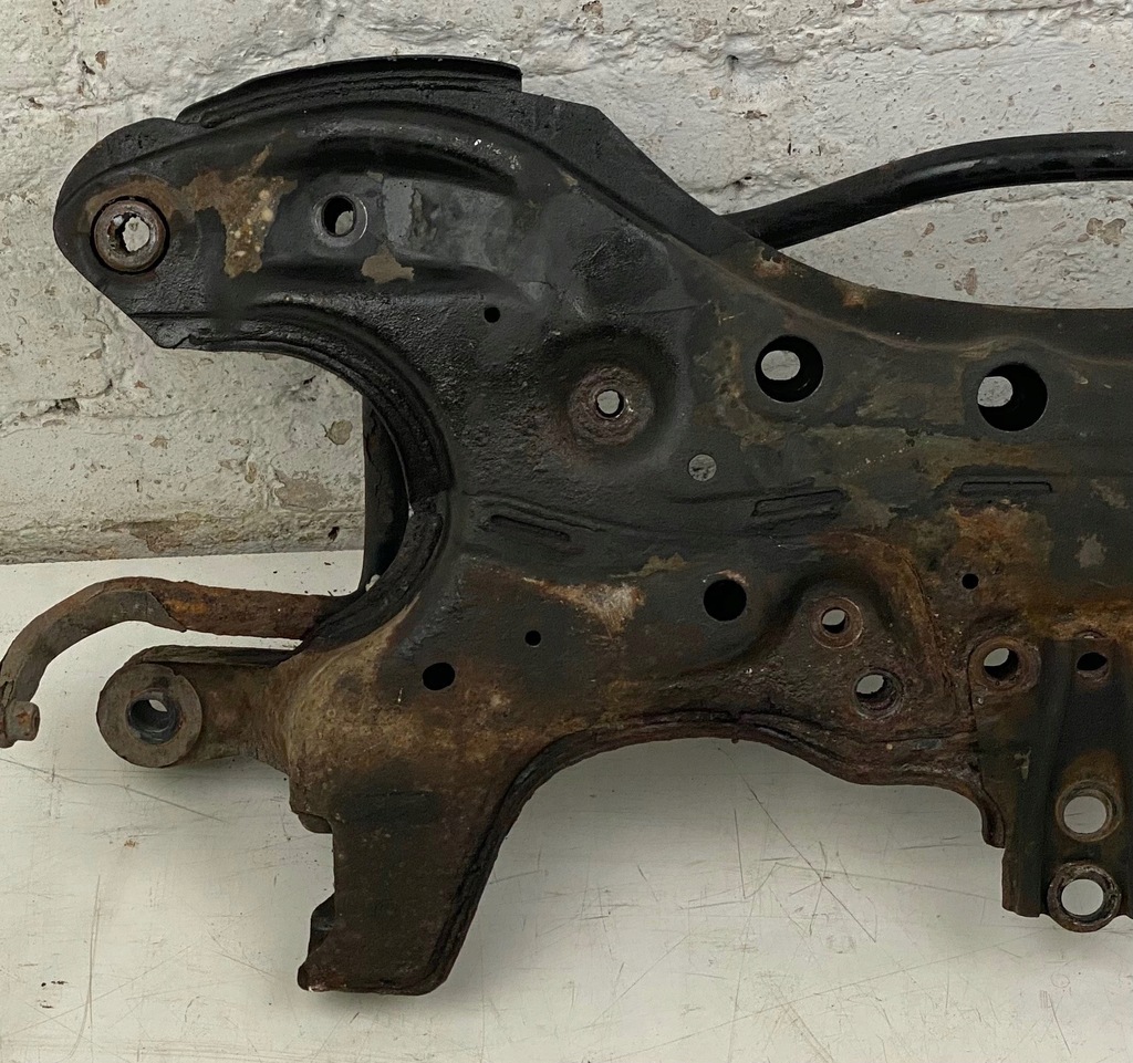 фото №7, 2005 toyota avensis t250 подрамник передние