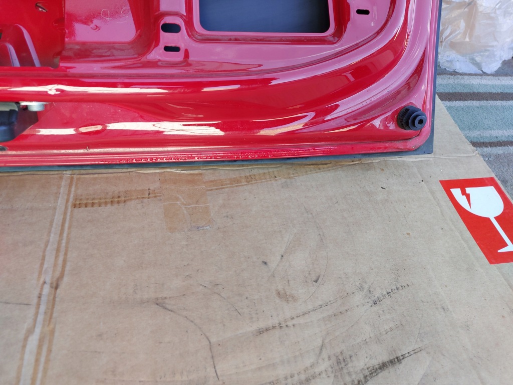 фото №10, Кришка багажника задня vw up червона 15r 5 двері ly3d