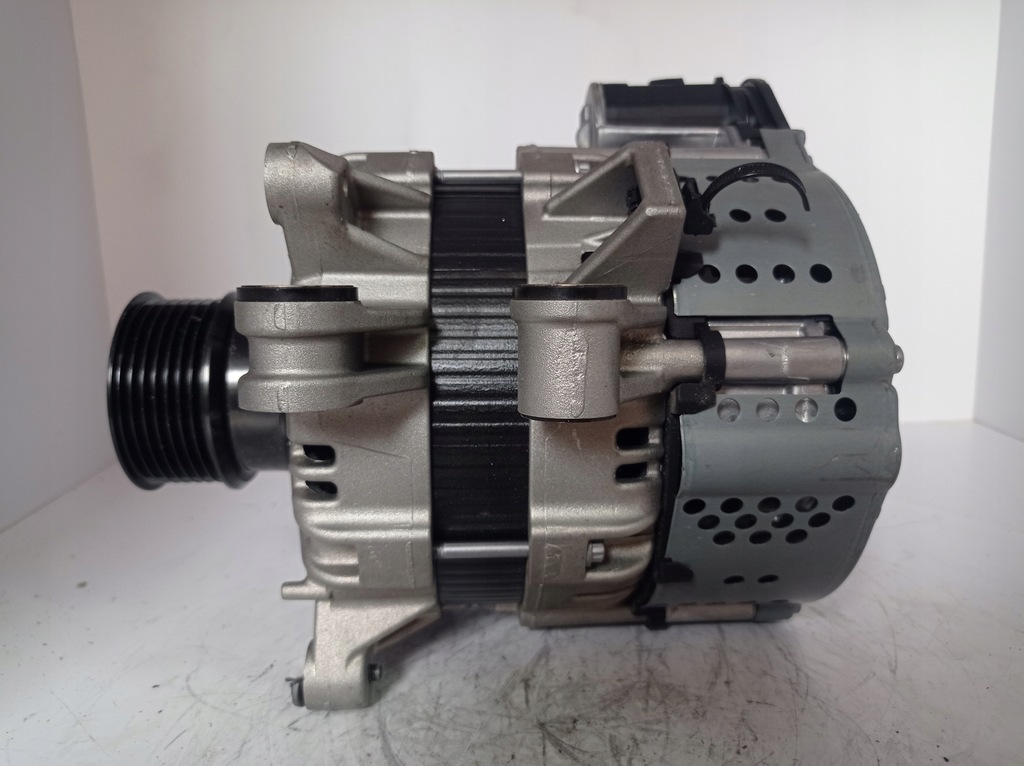 фото №4, Генератор volvo xc60 ii v60 s60 s90 2020- mild hybrid 32383087 0127813044