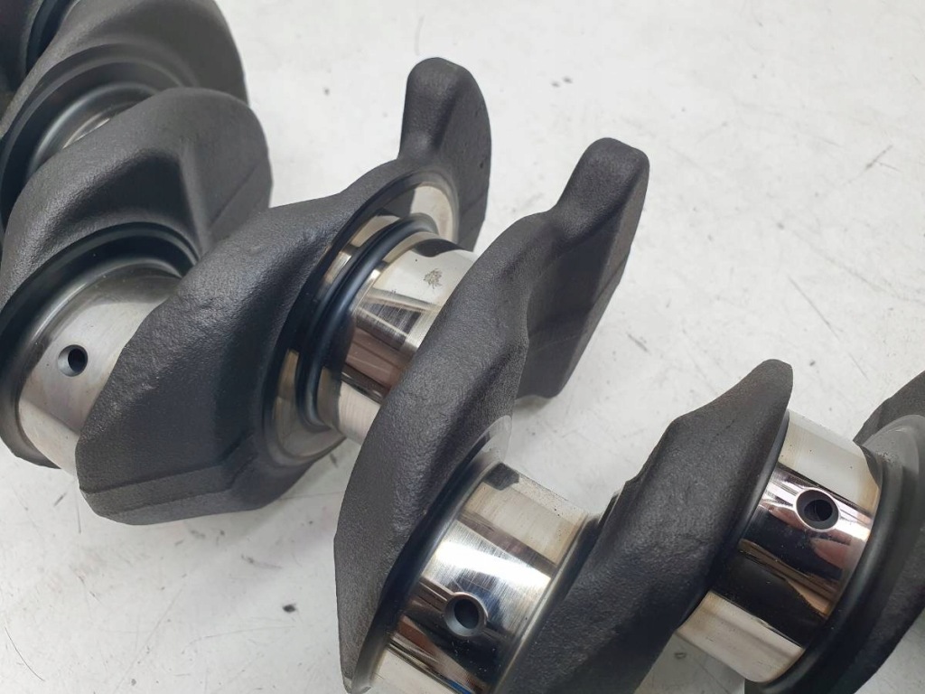 Wał коленчатый b47d20b 2.0 d 190 bmw 6 g32 gt 85707860400 8570745 Цена