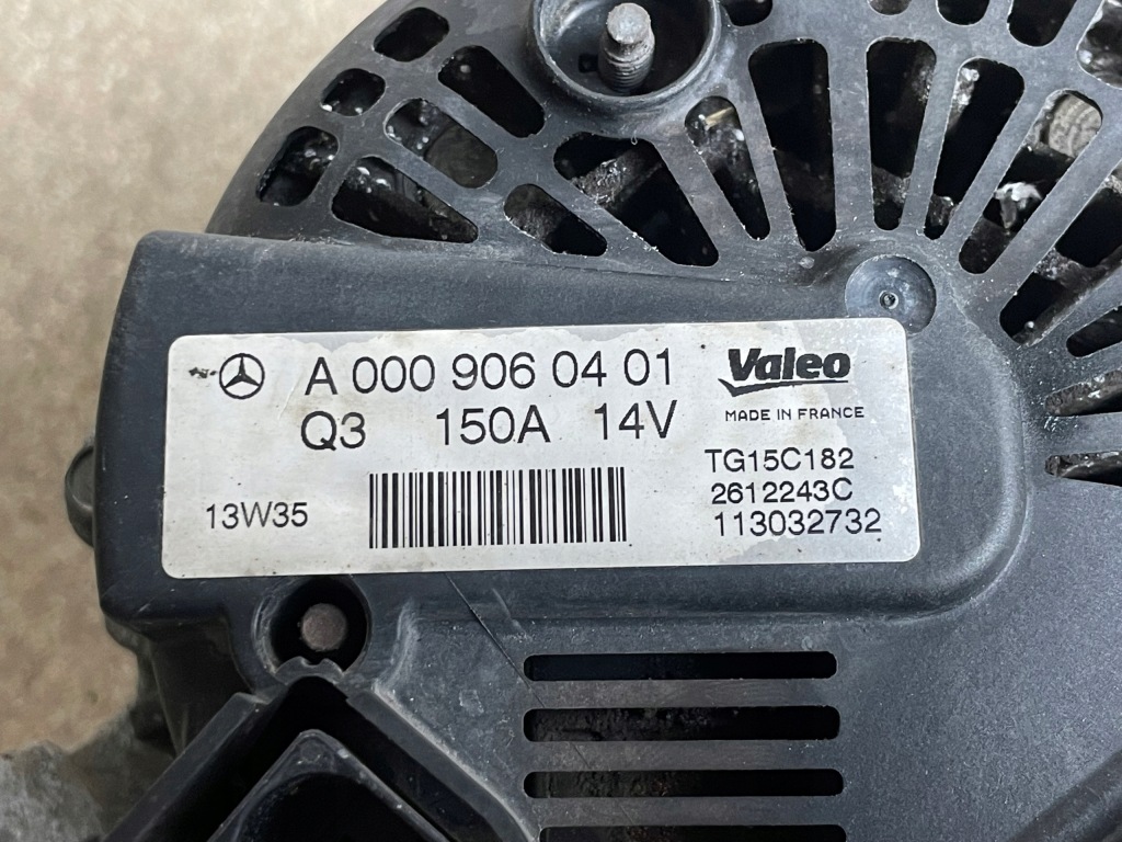 Mercedes c klasa w204 рестайлинг  2.2 cdi генератор a0009060401 с Разборки