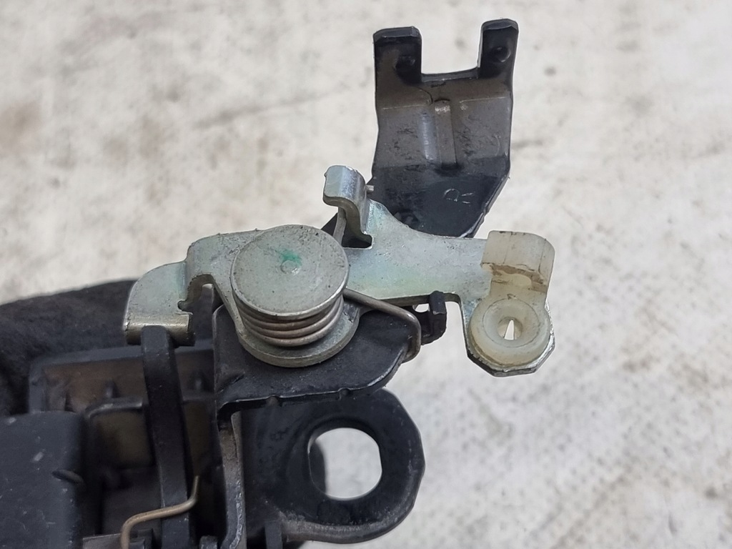 фото №8, Замок дверь правое крыло задняя верхний volkswagen vw caddy iii