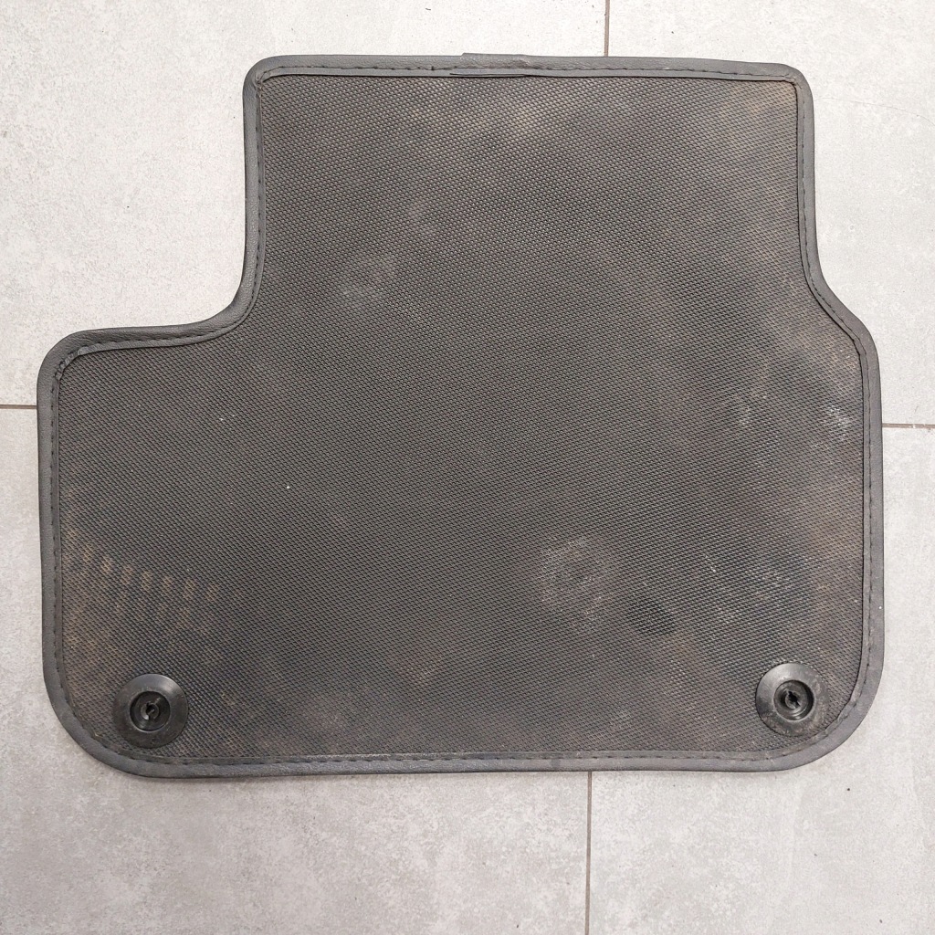 Maserati ghibli килимки оригінальні 6700239070 673004332 Зі Шроту