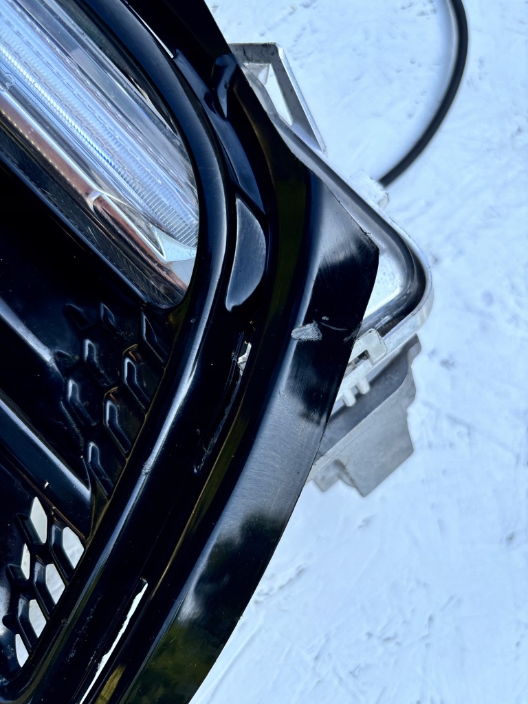 фото №4, Volvo s60 ii рамка решітка протитуманної фари права 31383155 led 31420395