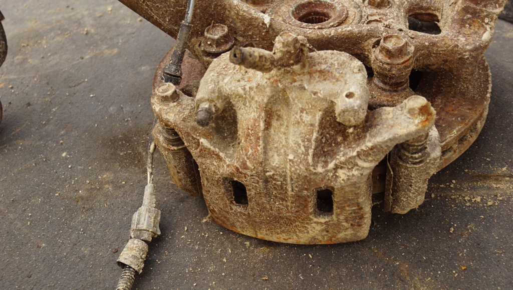 фото №11, Поворотный кулак левый перед nissan navara d40 3.0d