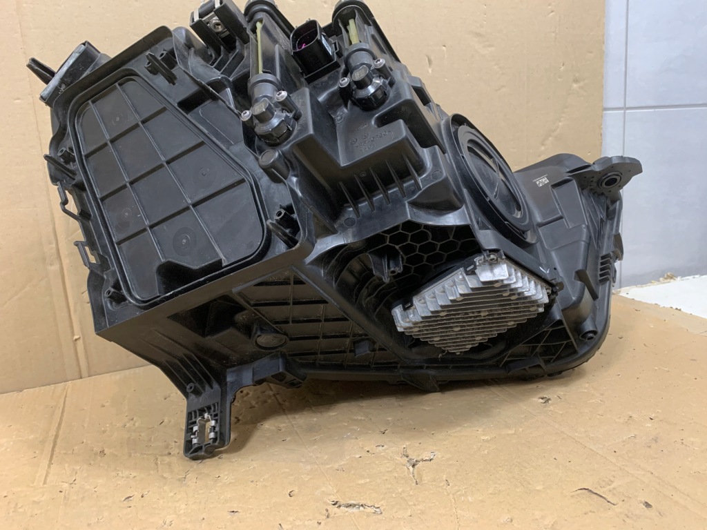 Audi q3 83a 18- фара full led ліва гарний стан оригінал Оригінал