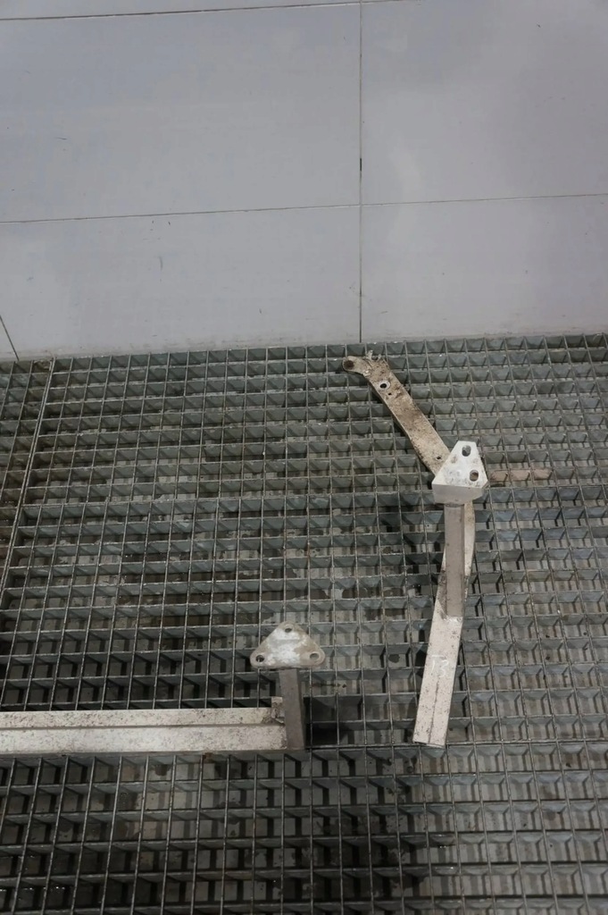 фото №3, Рама кронштейн поперечина передний зона деформации audi tt 8j перед