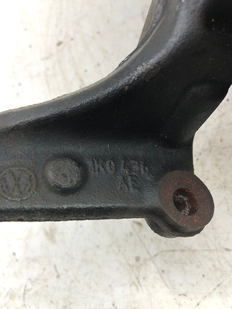 фото №7, Vw touran поворотний кулак правий задня 1k0436ae