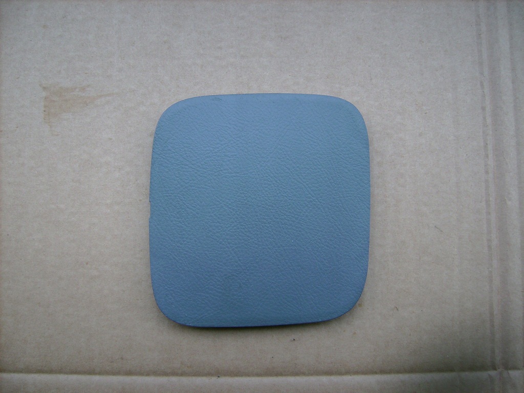 фото №1, Крышка бардачка багажника правая toyota avensis verso 64735-44020