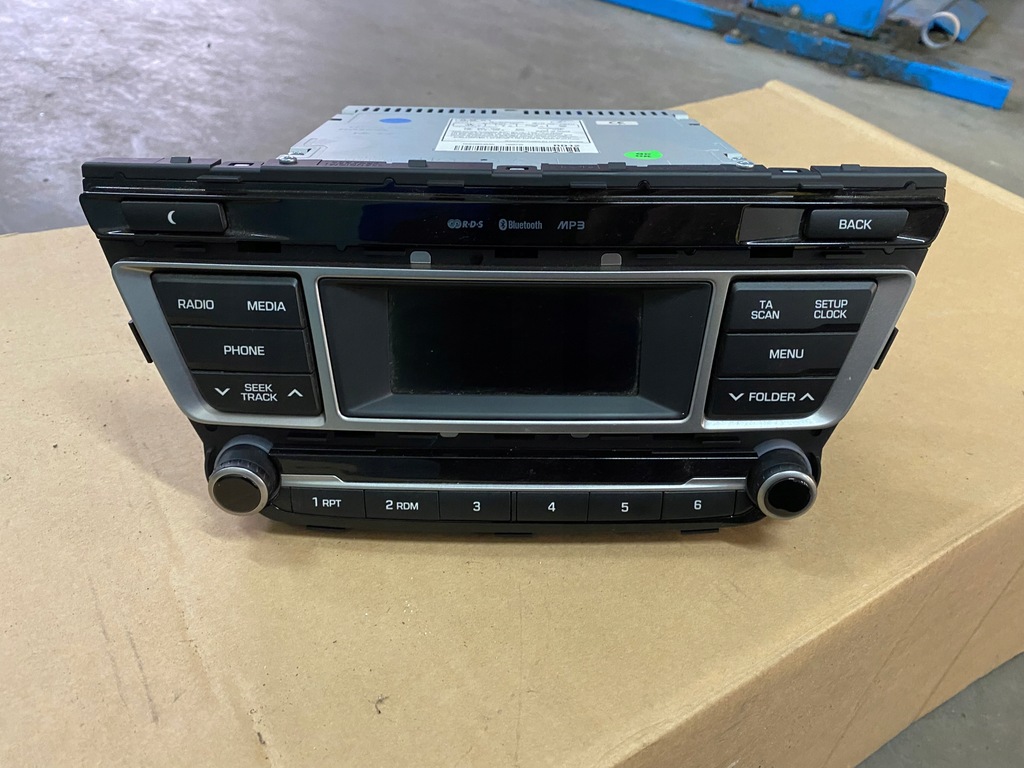 фото №1, Hyundai i20 ii 14- заводской радио mp3 bluetooth