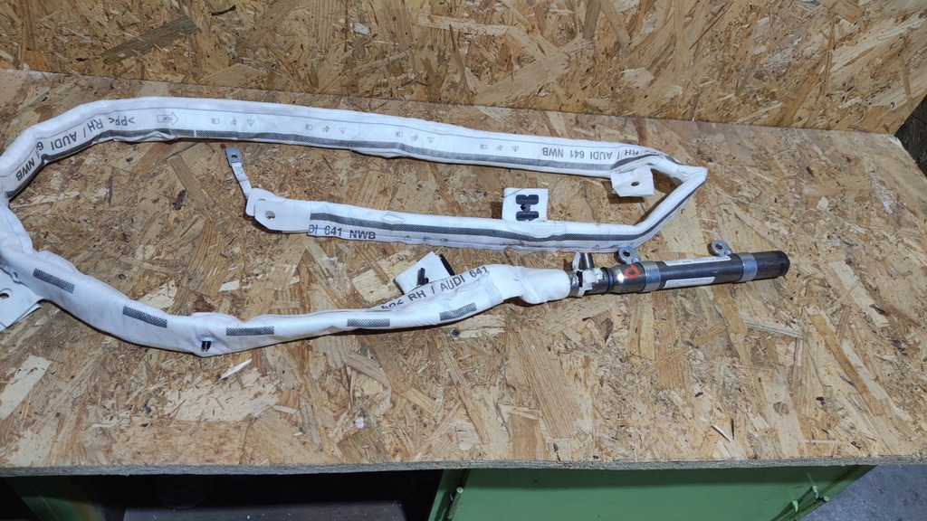 фото №11, Шторка безпеки права audi a8 d4 4h0880742e