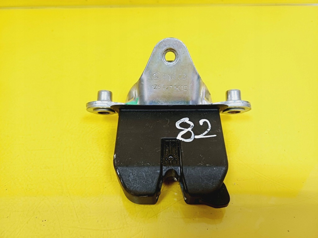 фото №1, Замок кришки багажника skoda octavia ii 3 pin nr82