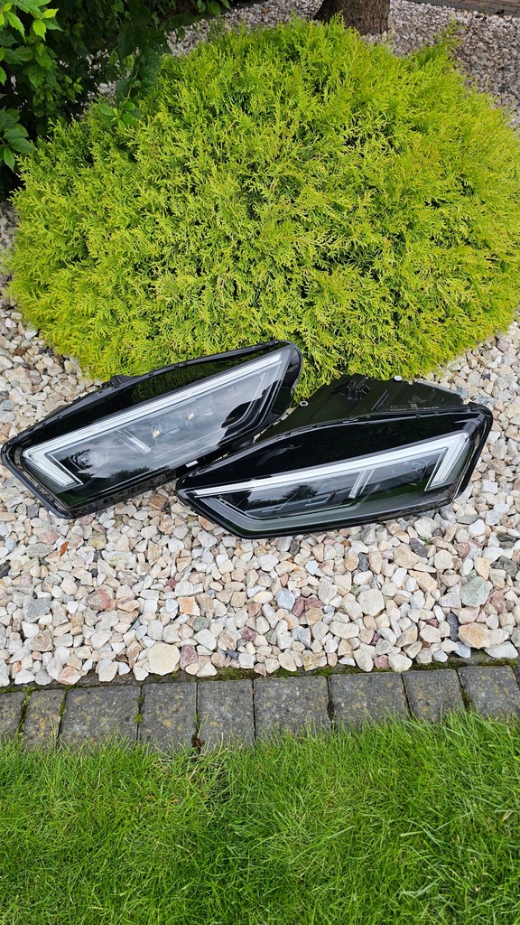 фото №1, Audi r8 лампи full led 8s0941033k 8s0941034k