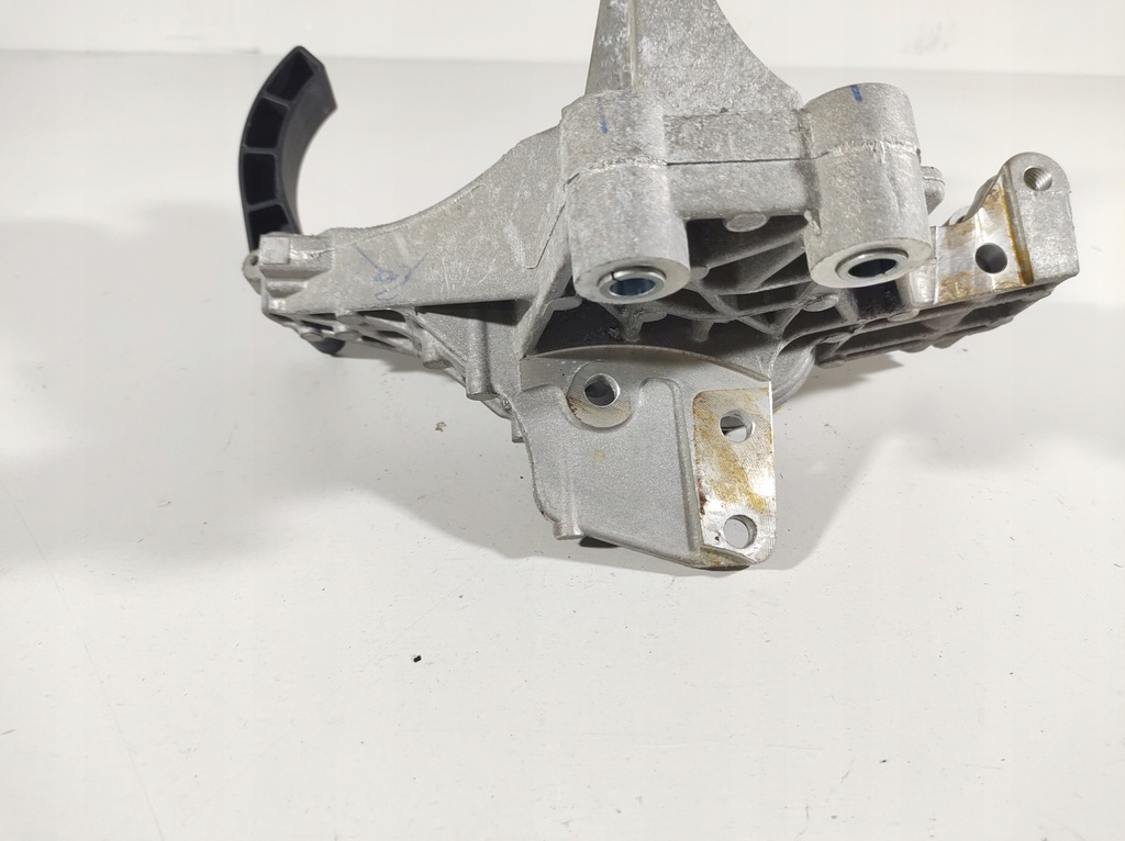 фото №14, Jeep compass 1.4 b 17r- кронштейн кронштейн генератора