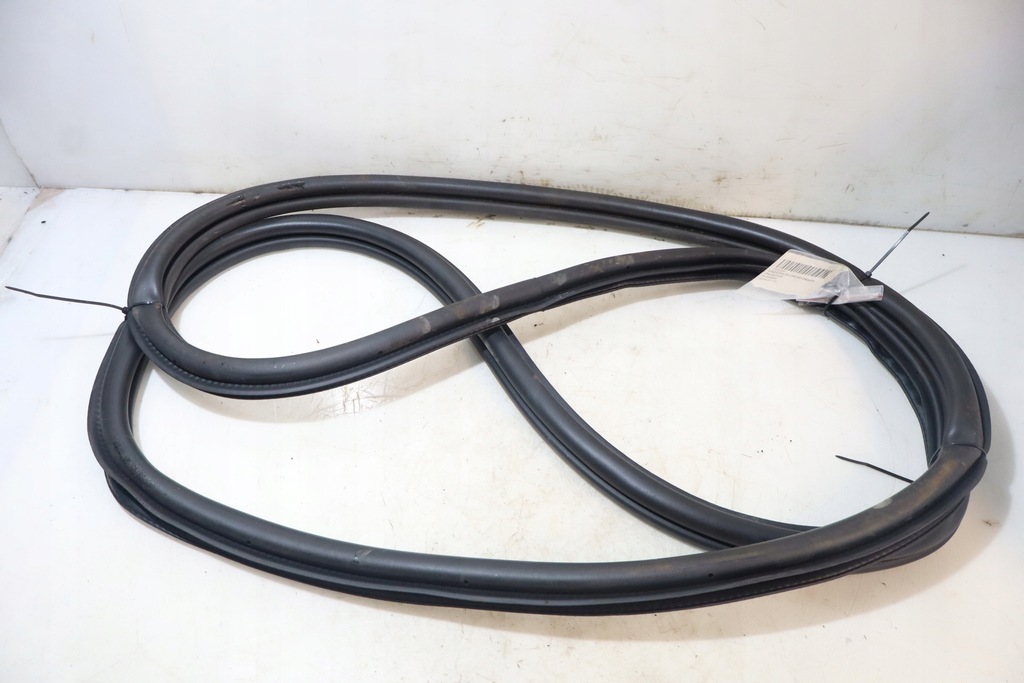 фото №1, Прокладка дверь правая передняя skoda scala