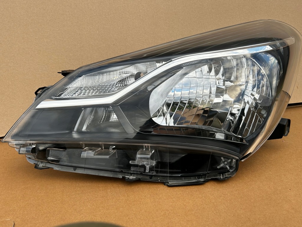 фото №6, Toyota yaris iii ліва лампа перед передня