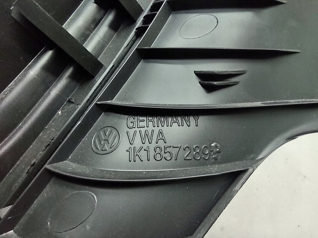 фото №11, Бардачок панели консоли пассажира 1k1857290e vw golf vi 5k europa оригинал