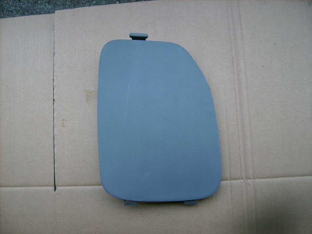 фото №1, Крышка бардачка багажника левая toyota avensis verso 64766-44030