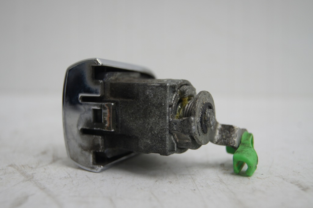 Navara d23 np300 вкладка + жало хром Недорого