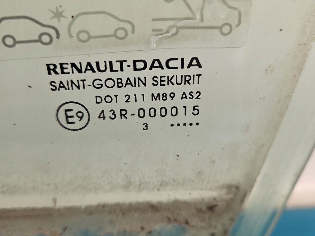 Стекло дверь перед левая водителя renault express 2 ii 2023r Цена