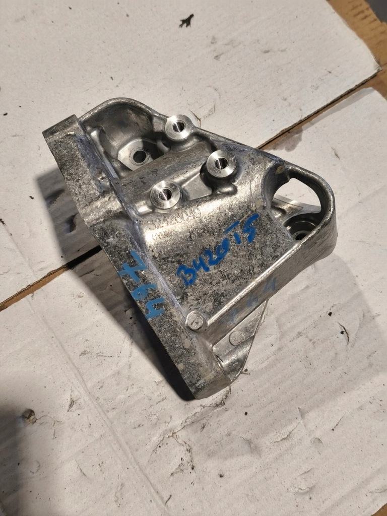 Купити Volvo xc60 2 xc40 2 2.0 b кронштейн підпора піввісь 32428049