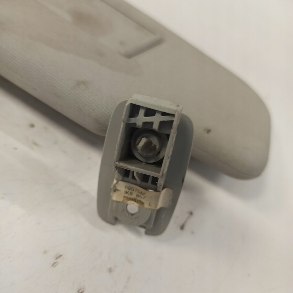 фото №8, Volkswagen golf vi защита солнцезащитная левая 1k0857551a