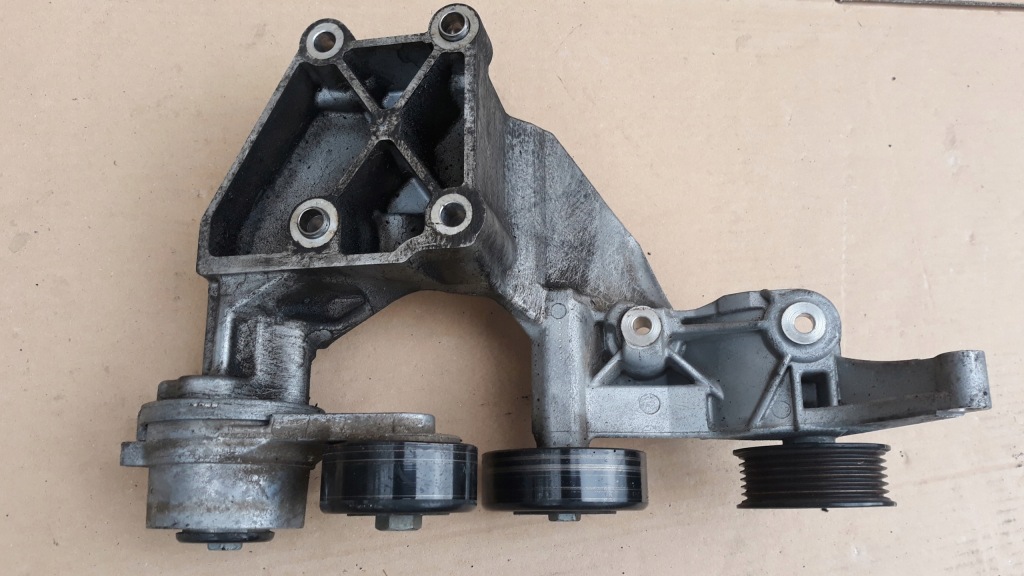 фото №3, Hyundai tucson ii iii 16r 2.0 crdi кронштейн генератора натягувач ролики