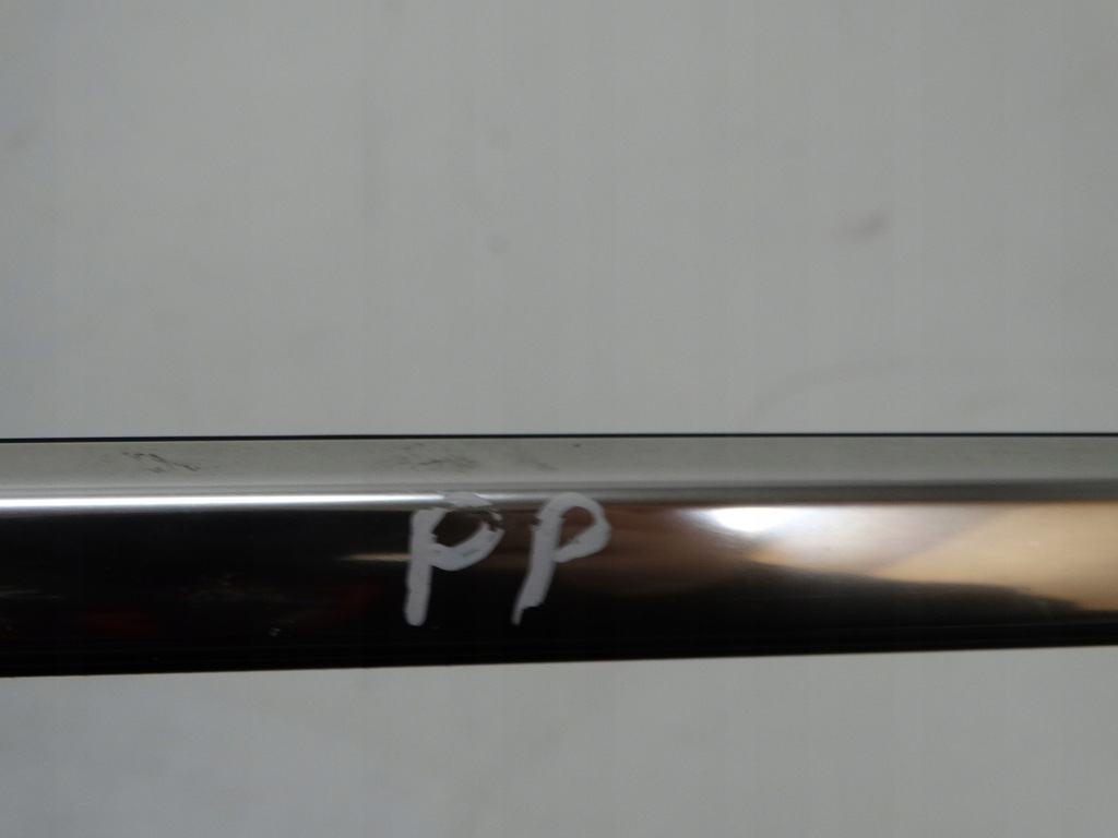 фото №5, Молдинг уплотнитель правый перед renault laguna iii