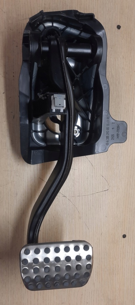Купить Mercedes w213 педаль тормоза a2052920515
