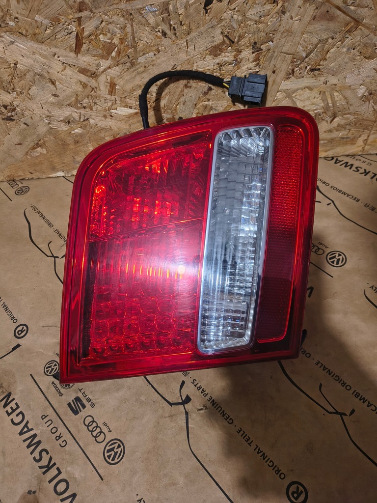Купить Audi a8 d3 фара led задний  крышка багажника 4e0945093g