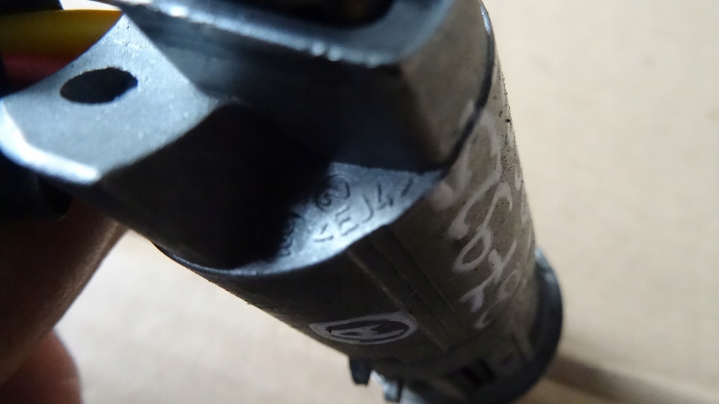 фото №5, Dacia logan i 1 замок запалювання ключ