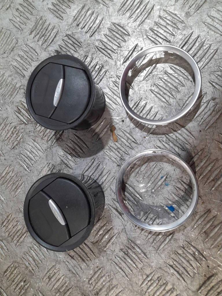 Купити Решітка обдув fiesta mk7 рестайлінг  1,0 рік 12-17