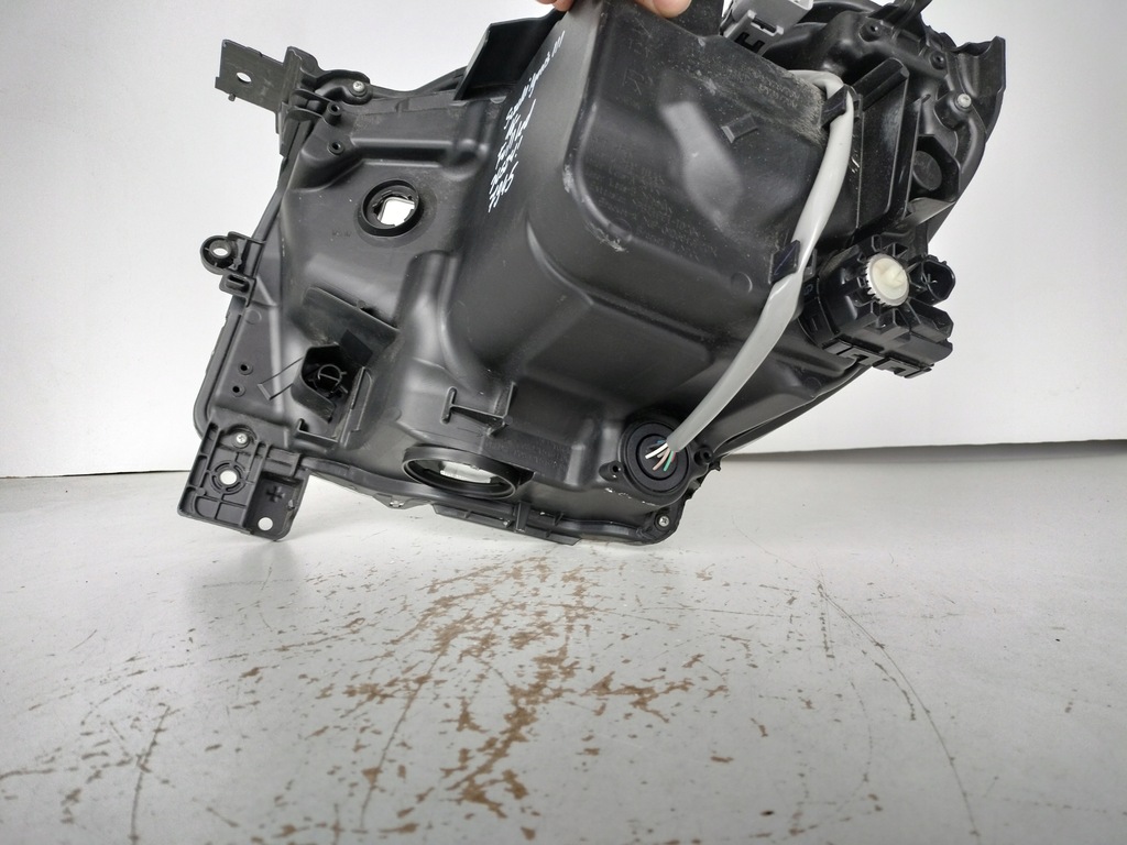 фото №8, Лампа правая suzuki ignis iii 16- full led