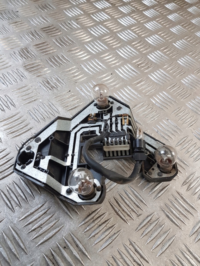 Купити Вкладиш ліхтарі  задній правої audi a4 b5 8d седан рестайлінг