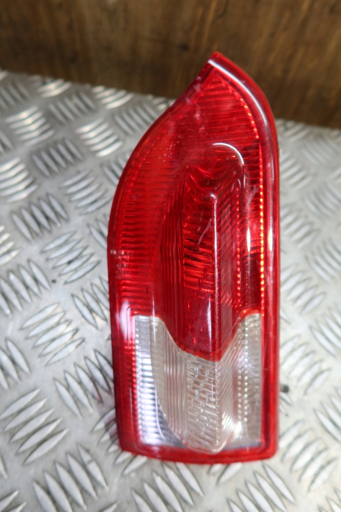 фото №1, Лампа левая задняя insignia 13226854