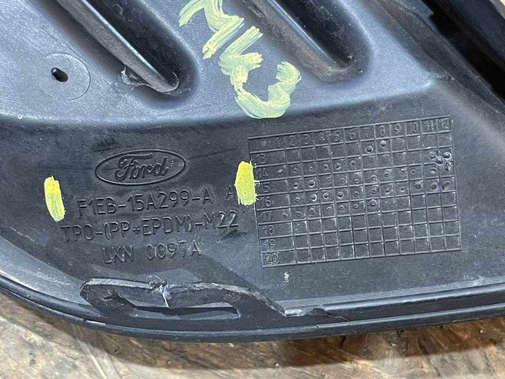 Ford focus mk3 3 рестайлінг  14-19 решітка  решітка нижня бампера ліва перед Зі Шроту