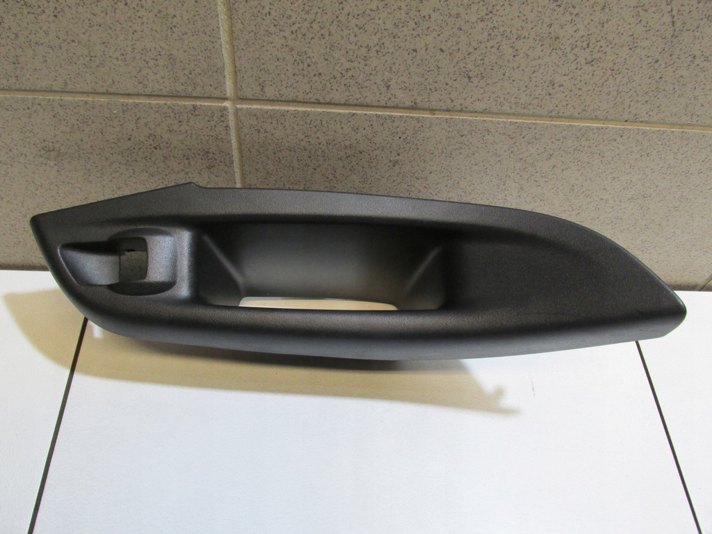 фото №2, Рамка ручка оббивка двері задня focus mk3