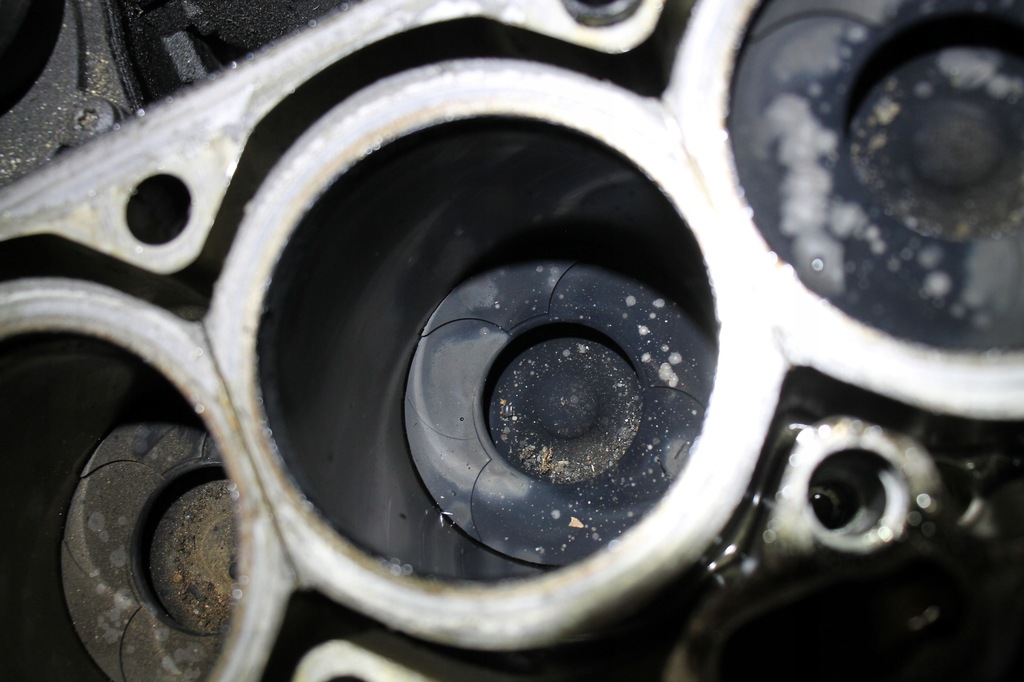 фото №9, Volvo v70 s60 xc70 xc90 dół блок двигуна d5244t4