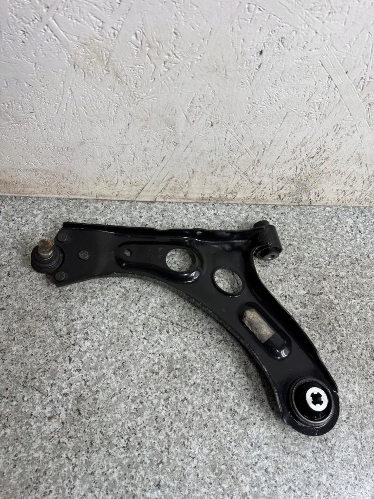 Рычаг левый перед opel corsa f 2019- оригинальный в Украине