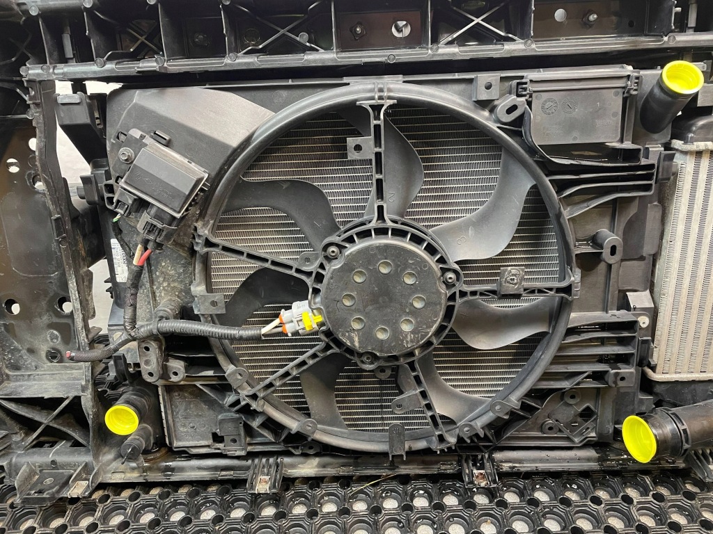 Ремень передний усилитель балка радиатор renault clio v 1.0 tce 2019- с Разборки