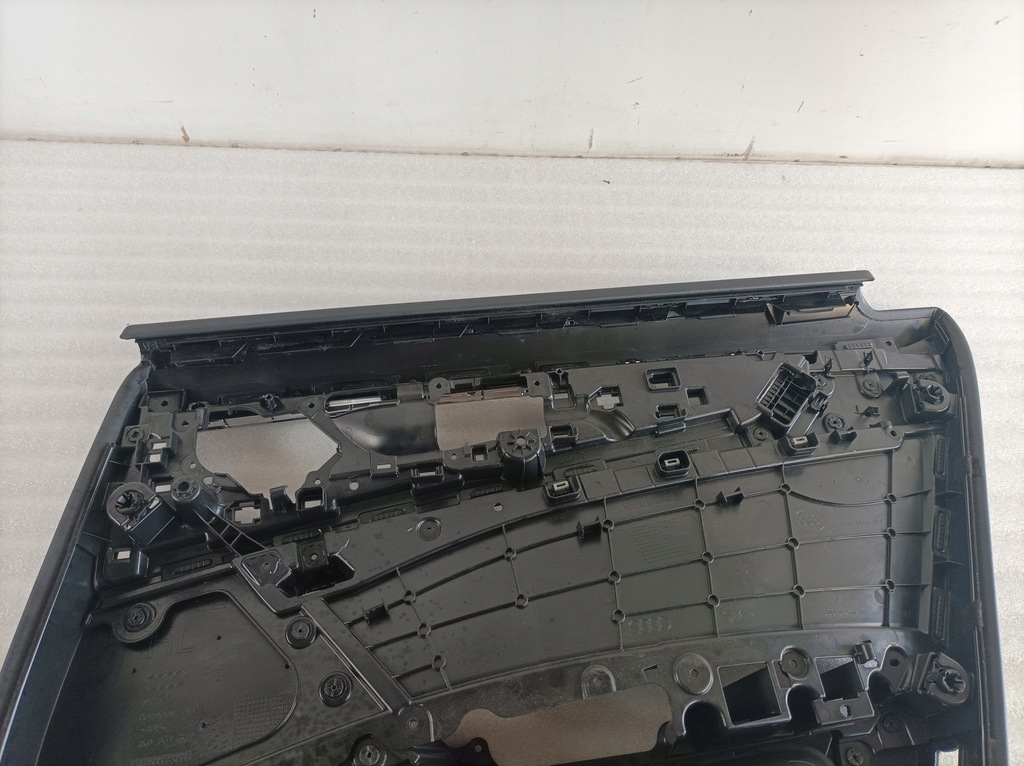 фото №6, Audi a6 c8 обивка обшивка левый задняя 4k0867377